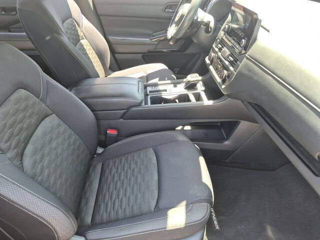 2024 Nissan Pathfinder S