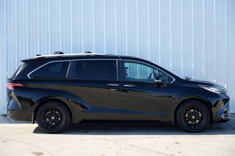 2022 Toyota Sienna Limited 7-Passenger
