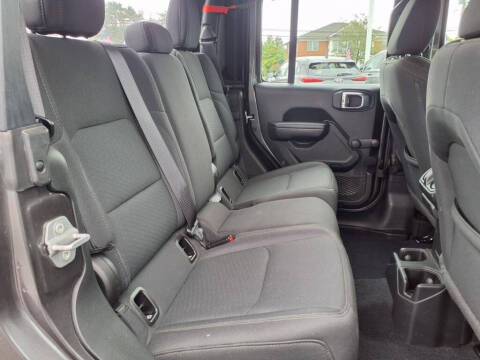 2022 Jeep Gladiator Sport