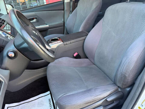 2013 Toyota Prius v Three