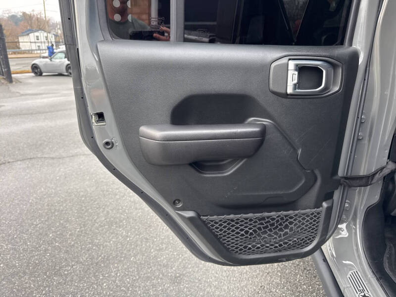 2021 Jeep Gladiator Willys