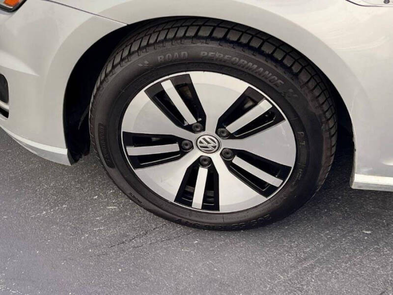 2016 Volkswagen e-Golf SE