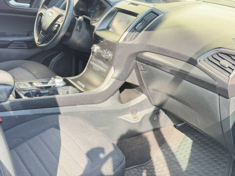 2020 Ford Edge SE