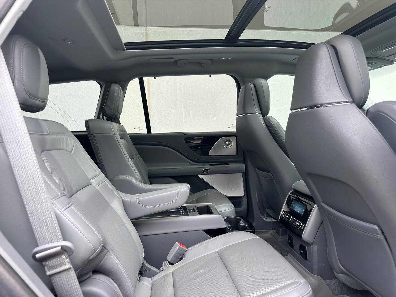 2020 Lincoln Aviator for sale at Phoenix Motor Co in Romulus, MI