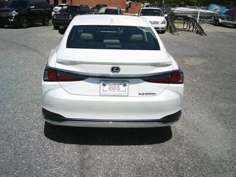 2021 Lexus ES 300h