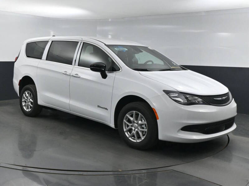 2025 Chrysler Voyager LX