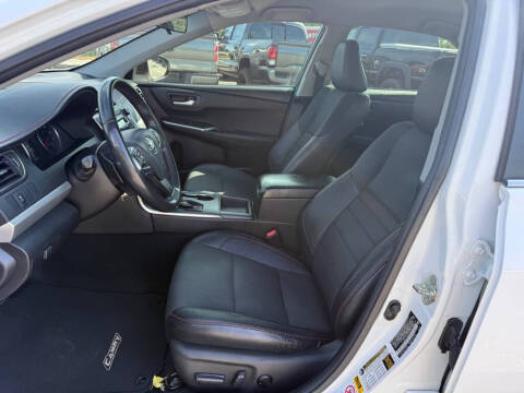 2017 Toyota Camry SE