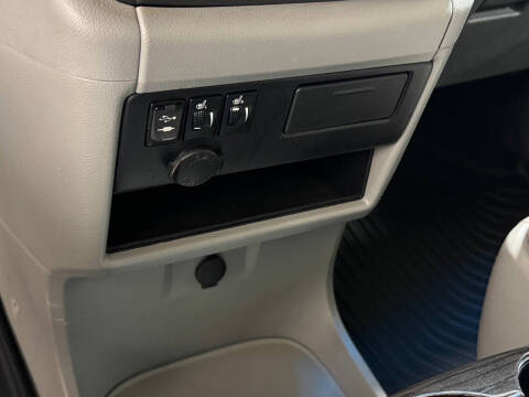 2017 Toyota Sienna XLE Premium 8-Passenger