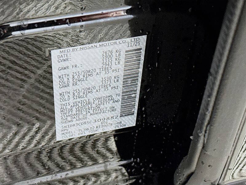 2025 Nissan Pathfinder SL