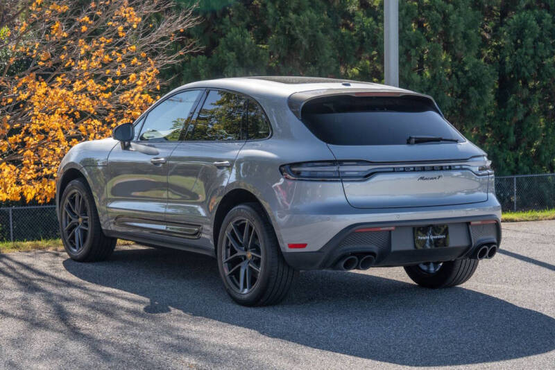 2025 Porsche Macan T