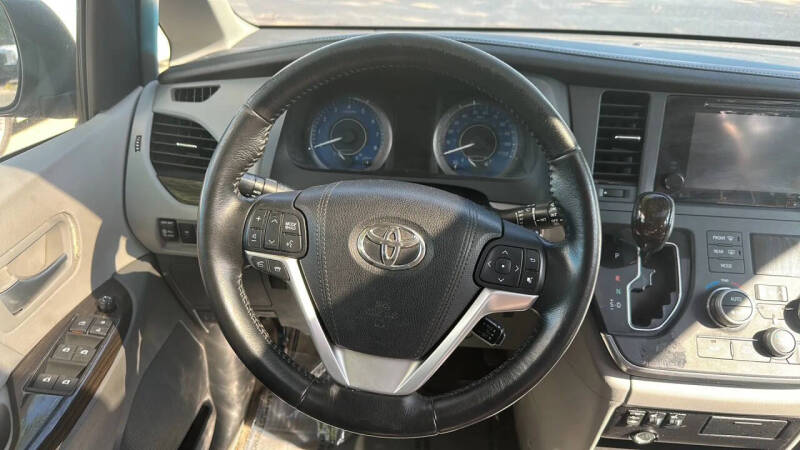 2015 Toyota Sienna