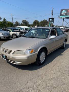 1998 Toyota Camry for sale at ALPINE MOTORS in Milwaukie OR