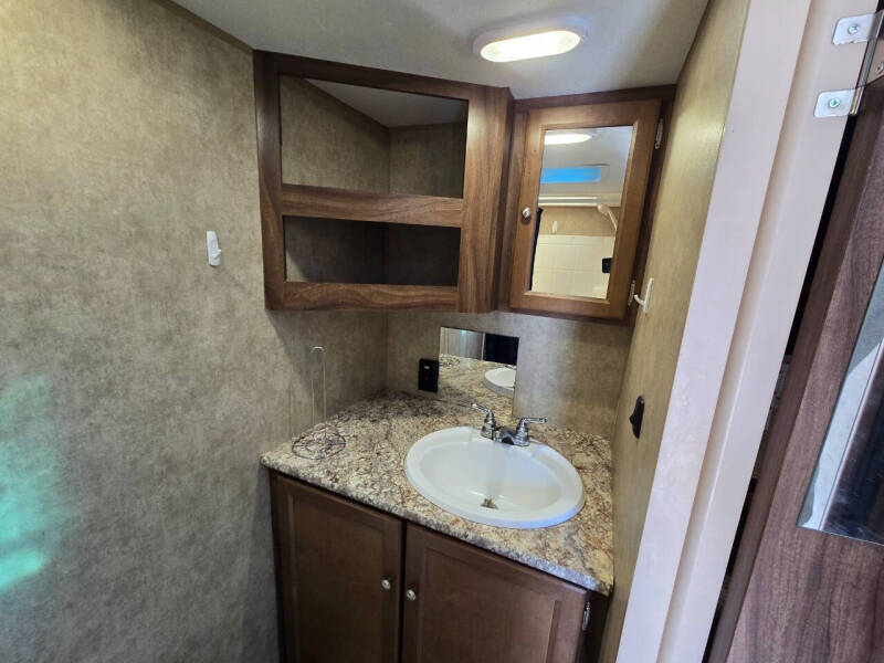 2017 Viking 21FQ