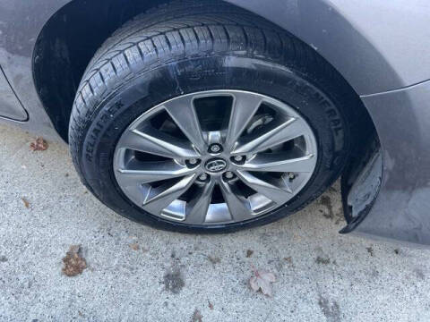 2017 Toyota Camry Hybrid