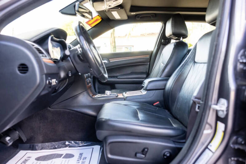 2017 Chrysler 300 C Platinum