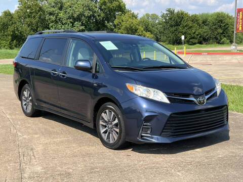 2020 Toyota Sienna LE 7-Passenger