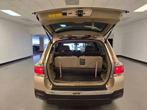 2012 Toyota Highlander SE