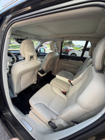 2018 Volvo XC90 T6 Momentum