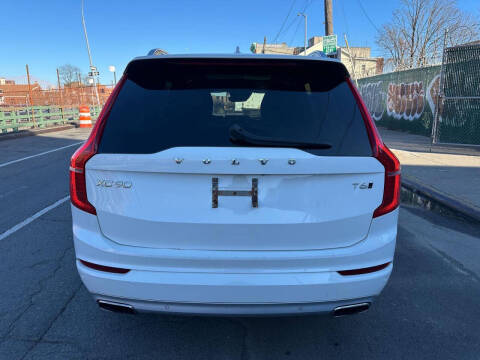 2019 Volvo XC90 T6 Momentum