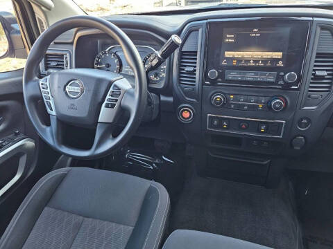 2022 Nissan Titan SV