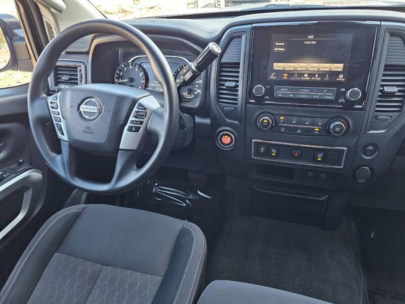 2022 Nissan Titan SV