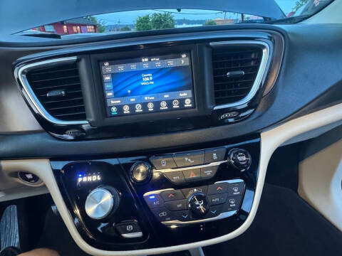 2019 Chrysler Pacifica Touring L
