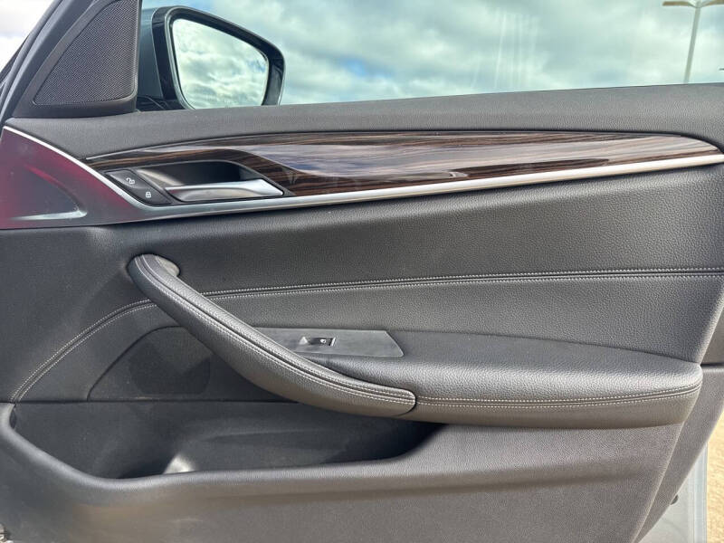 2019 BMW 5 Series 530i