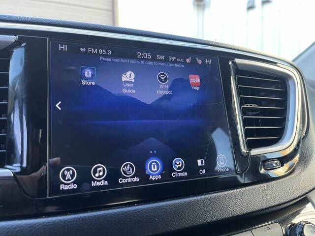 2017 Chrysler Pacifica Touring-L