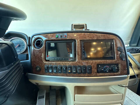 2014 Freightliner XCR Chassis