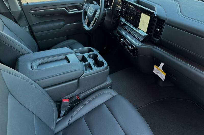 2024 GMC Sierra 1500