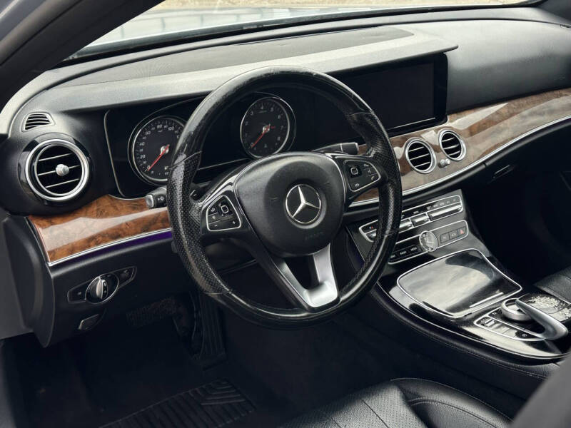 2017 Mercedes-Benz E-Class E 300 4MATIC