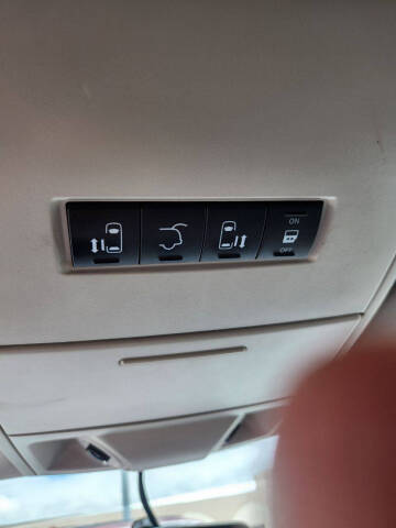 2013 Chrysler Town and Country Touring