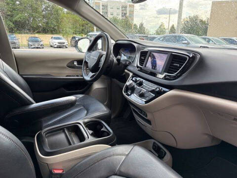 2020 Chrysler Pacifica Touring L