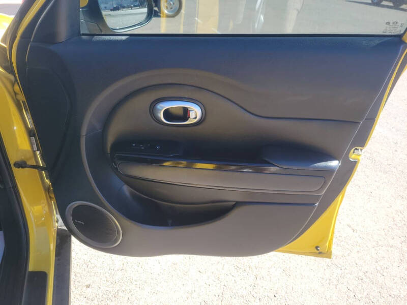 2015 Kia Soul +