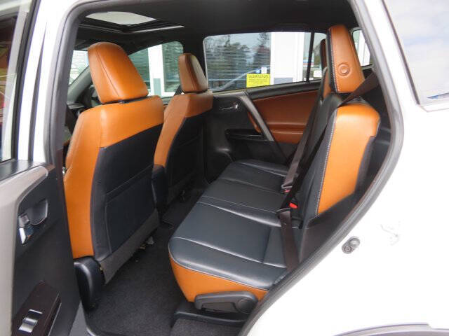 2017 Toyota RAV4 SE