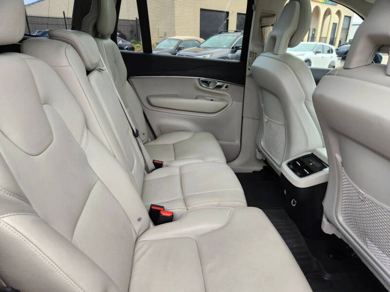 2020 Volvo XC90 T5 Momentum