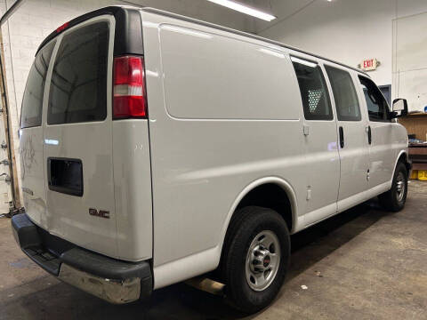 2017 GMC Savana 2500