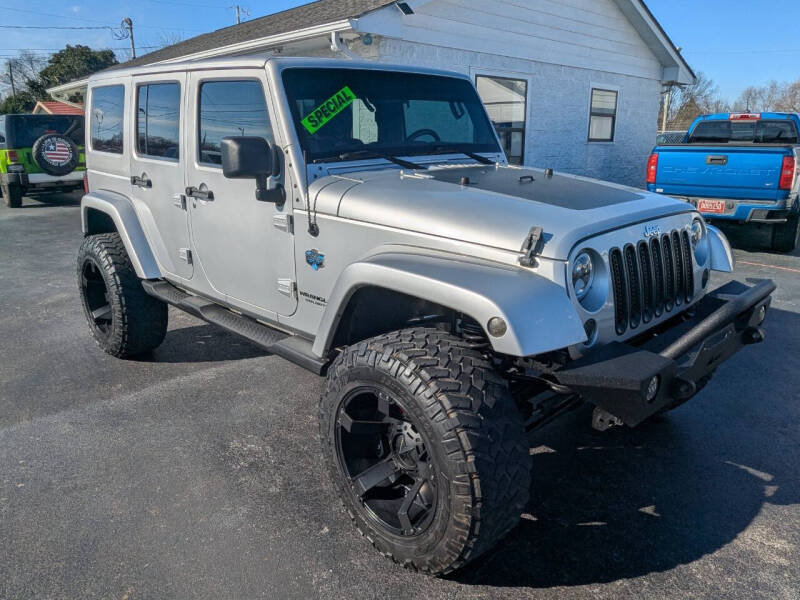 2012 Jeep Wrangler Unlimited Sahara's photo