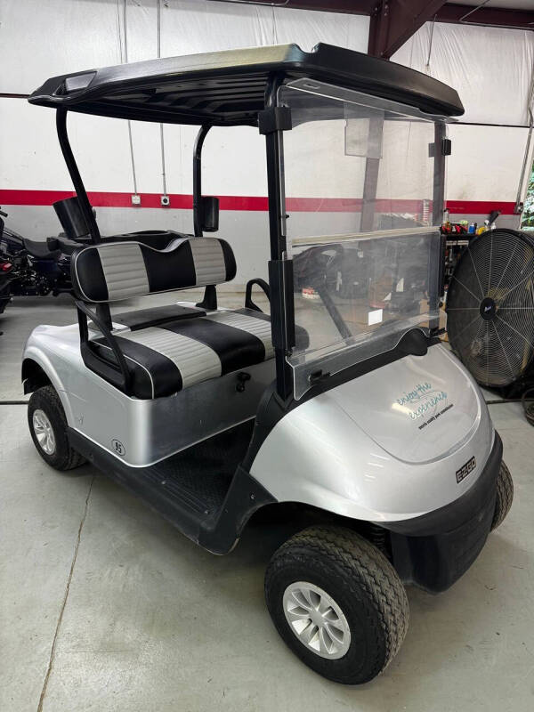 2021 E-Z-GO RXV