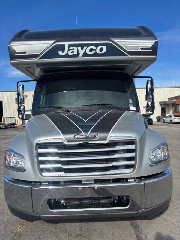 2025 Freightliner S2RV Chassis