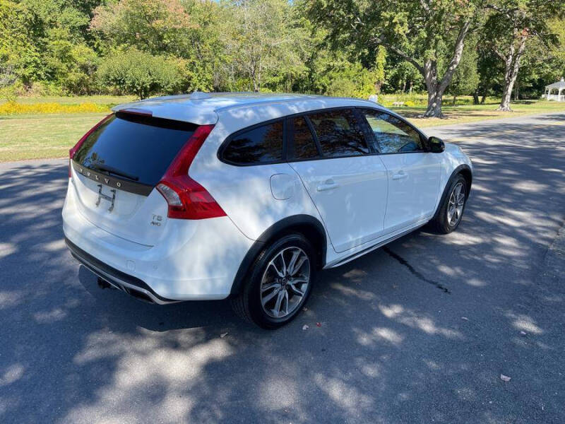 2015 Volvo V60 Cross Country T5