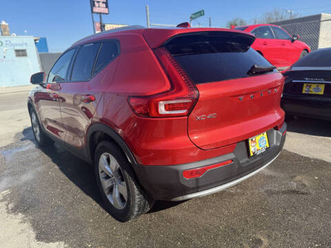 2021 Volvo XC40 T4 Momentum