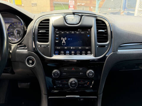 2019 Chrysler 300 S