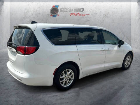 2022 Chrysler Voyager LX