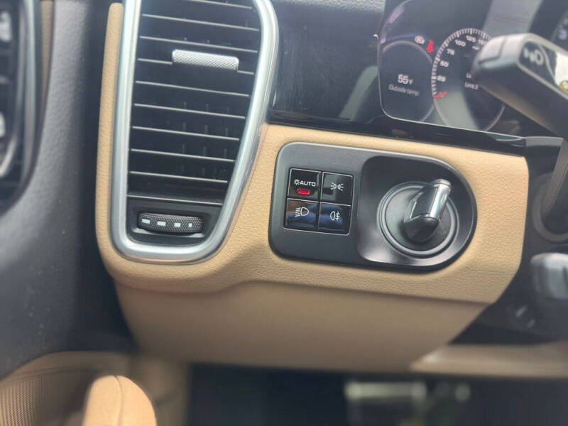 2019 Porsche Cayenne S