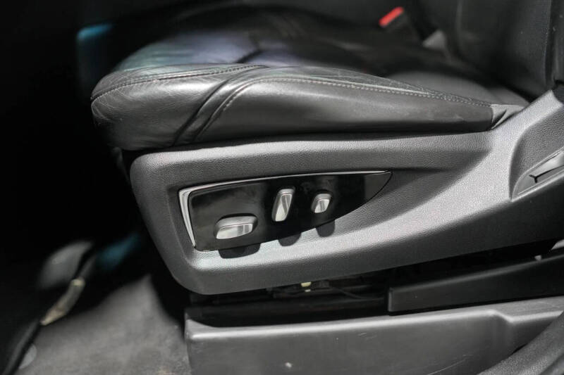 2018 Cadillac Escalade ESV Luxury