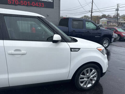 2017 Kia Soul +