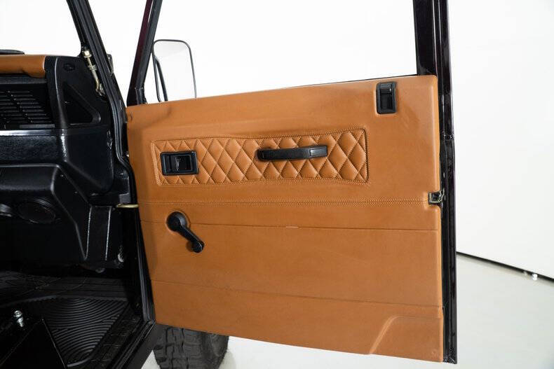 1985 Land Rover Defender