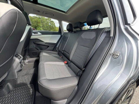 2025 Volkswagen Taos SE 4Motion