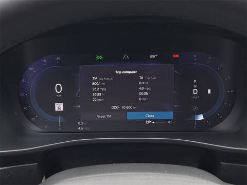 2024 Volvo XC40 B5 Plus Bright Theme